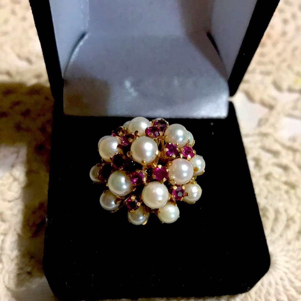 14 kt gold ruby and pearl ring